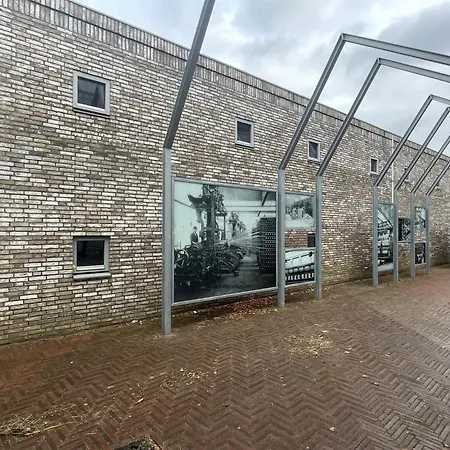 בית הארחה Free Parking And Airco At B&c Weaving Mill