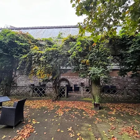 Free Parking And Airco At B&c Weaving Mill