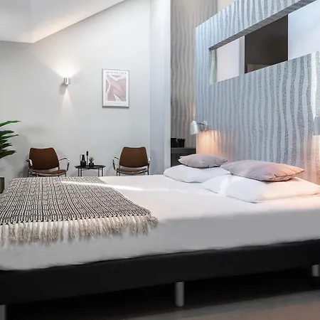 Guest house Free Parking And Airco At B&c Weaving Mill 4*